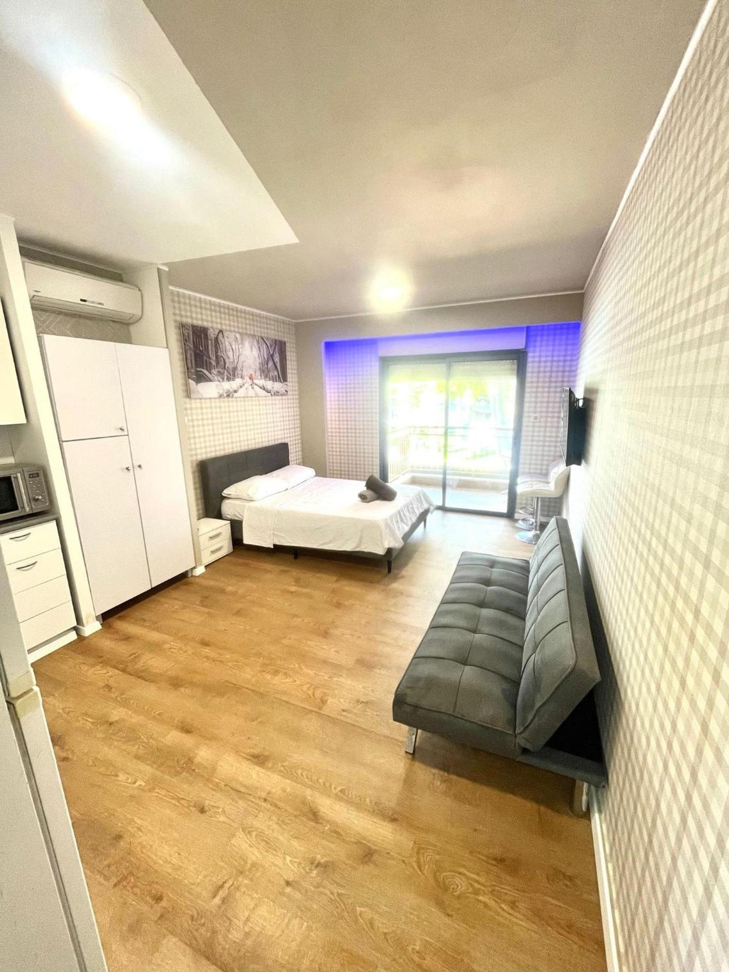 Apartment Royal 2 *